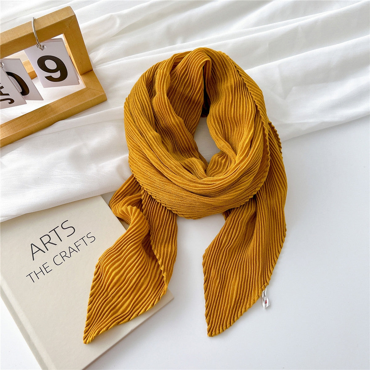 PLEATED SCARF