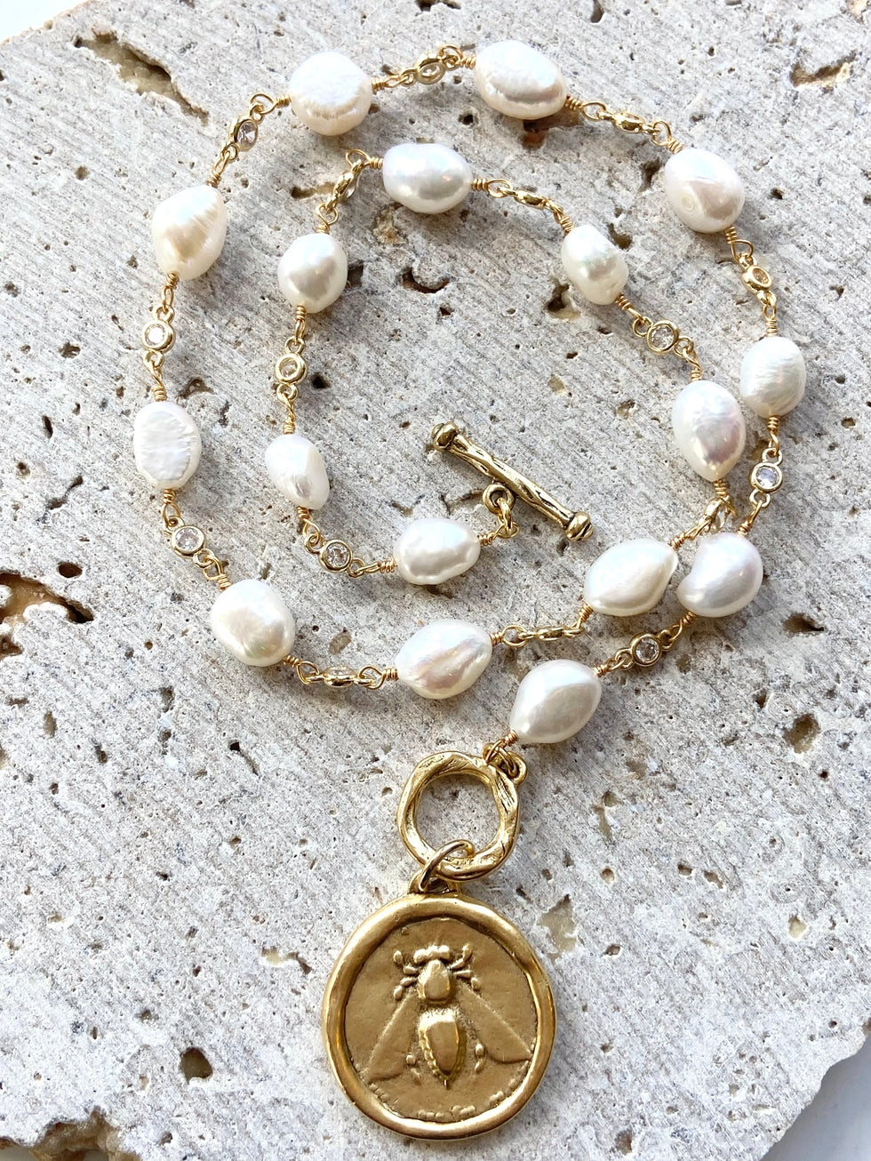 Queen Bee Pearl Necklace